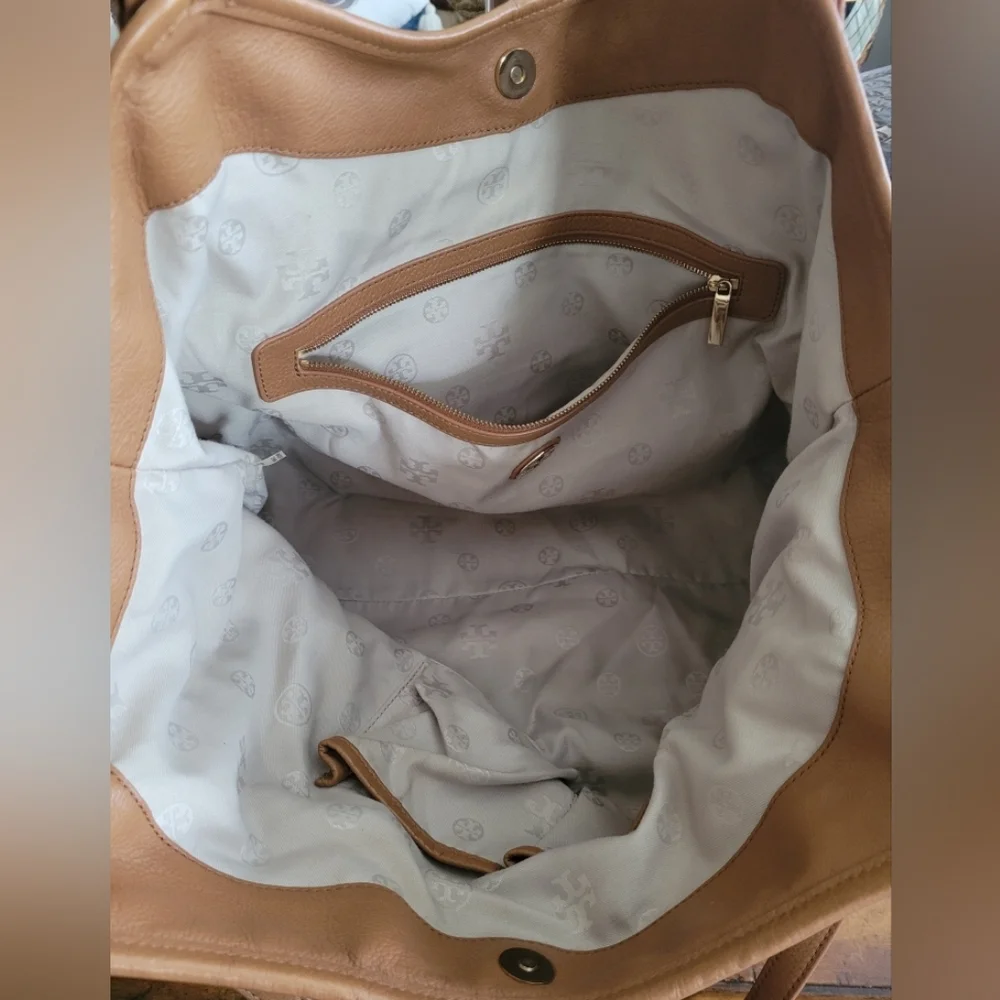 Tory Burch Tan Leather Tote Bag - Picture 7 of 9
